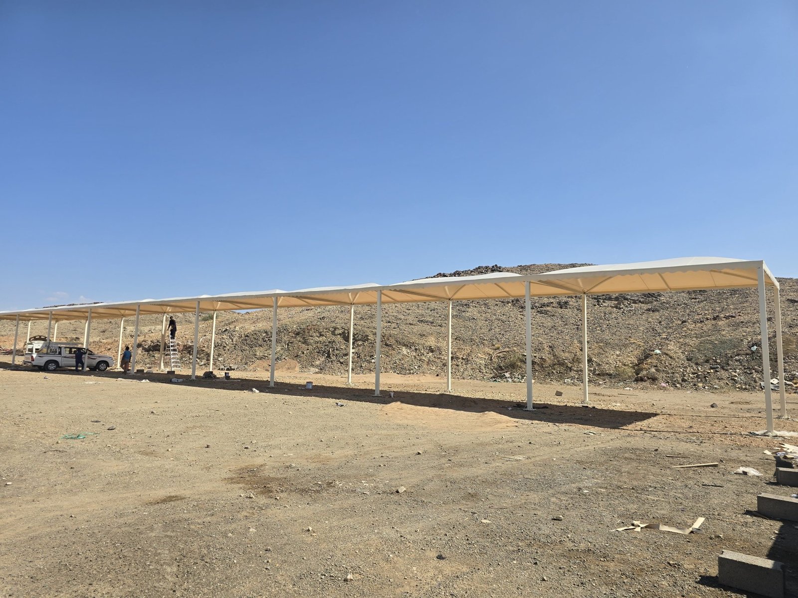 مظلات سيارات